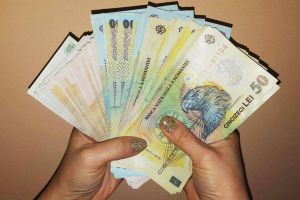 E OFICIAL, creşte SALARIUL MINIM! Ce trebuie să ştie angajaţii şi angajatorii