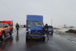 FOTO Accident pe DN1 la ieşirea din Avrig – Două persoane rănite