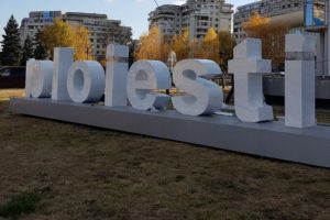 Sigla “Ploieşti”, amplasată ilegal in centrul orasului!