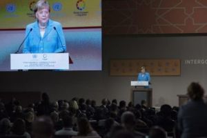 Dreptul la imigraţie liberă, nevotat, nesemnat, aprobat cu strigături