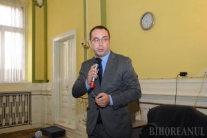 Avocatul orădean Mircea Ursuţa declanşează un proces care ar putea s-o coste sute de milioane de euro pe Gabriela Firea