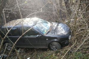 Femeie rănită într-un accident, după o depăşire neregulamentară