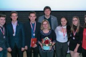 „Crucea Roşie” i-a premiat pe cei mai activi voluntari  ai săi