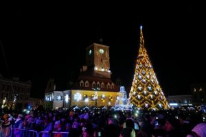 Moş Crăciun ajunge sâmbătă în Piaţa Sfatului