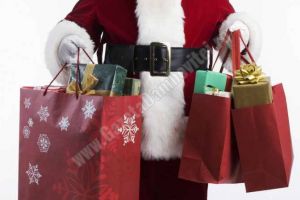 Românii cheltuie între 65 şi 80% din ceea ce câştigă în decembrie, pentru sărbătorile de iarnă