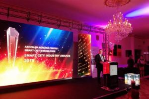 Primarul Mircea Hava şi city managerul Nicolaie Moldovan premiaţi la Gala Smart City Industry Awards