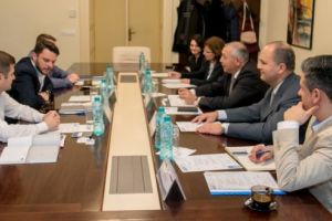 Întâlnire între conducerile UMFST Târgu-Mureş şi Hirschmann Romania