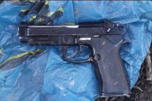 Un  PISTOL a fpst găsit abandonat într-o parcare pe DN6
