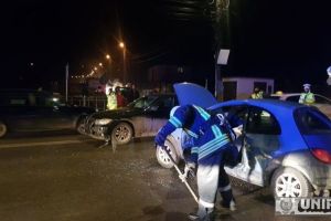 FOTO / VIDEO: UPDATE ACCIDENT rutier pe Calea Moţilor din Alba Iulia. O persoană este încarcerată în urma impactului