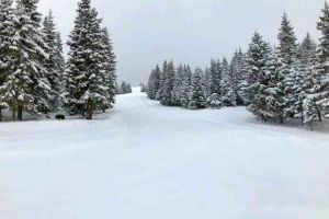 FOTO. E iarnă în toată regula în Munţii Șureanu. VINERI se deschide sezonul de schi