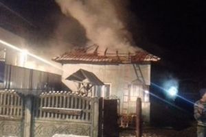 Octogenară carbonizată cu tot cu casă
