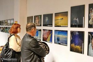 Invitaţie la „FOTO naraţiuni” – salonul de iarnă al artiştilor fotografi hunedoreni