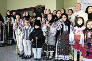 Colindători din Gorj, pe scena ”Sălii Radio” din Bucureşti