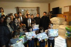 Daruri pentru copiii din centrele sociale de la Arhiepiscopia Ramnicului