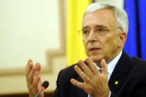 Isarescu: Oamenii trebuie sa priceapa ca pot cere statului scoli si spitale civilizate doar daca-si platesc taxele