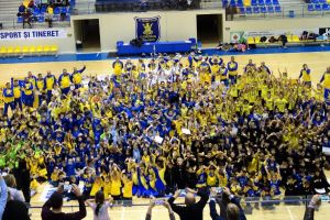 „Bradul de Craciun – Corona” adună de la an la an din ce în ce mai mulţi sportivi