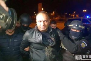 VIDEO: Drăgoi Nicolae, autorul tâlhăriei din scara unui bloc din Alba Iulia, trimis în judecată. Bărbatul fusese eliberat pe baza recursului compensatoriu