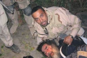 13 decembrie 2003, ziua când Saddam Hussein a fost scos din vizuină. Povestea unei fotografii