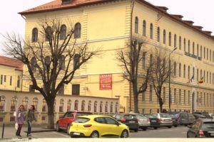 Oseminte găsite în curte la Colegiul Naţional Unirea