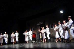 FOTO VIDEO Nemaivăzut – Junii Sibiului fac un spectacol extraordinar cu actorii de la teatru