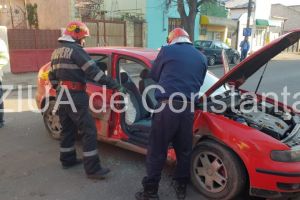 Imagini de la eveniment. Accident rutier in municipiul Constanta la intersectia strazilor Calarasi cu Mihai Viteazu. O victima, incarcerata (galerie foto+video)   