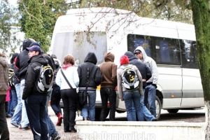 SEMNAL: La Târgovişte, elevii sunt discriminaţi şi când vine vorba de transportul public