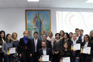 FOTO: Concurs de eseuri anticorupţie la Universitatea „Dimitrie Cantemir”