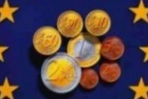 Cursul euro a revenit la 4,66 lei