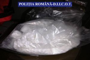 Barbat din Mangalia, depistat in flagrant delict, in timp ce incerca sa vanda droguri (galerie foto) 