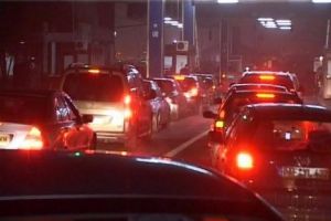 INFERNUL de la graniţa cu Bulgaria. Trafic BLOCAT la vama Giurgiu. Cozi URIAŞE de 15 kilometri
