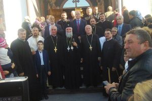 Model de economie la o parohie din Baia de Fier: În locul preotului pensionat, angajaţi alţi trei popi din Bumbeşti-Piţic