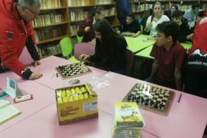 Cadouri de la salvamontiştii gorjeni pentru peste 500 de copii din mediul rural