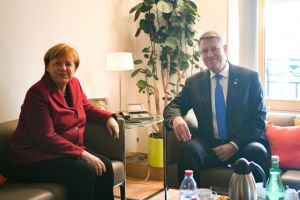 Iohannis s-a întâlnit cu Merkel la Bruxelles – Au discutat şi despre Sibiu