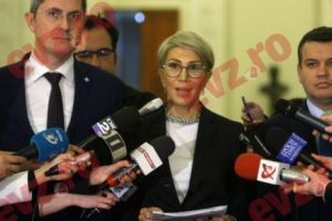 Moţiune de Moş Ajun. Opoziţia promite 15 ministere la 4 partide