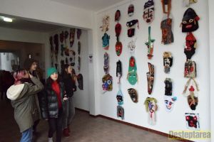 Concurs Judeţean de Măşti, ediţia a XIV-a, la Colegiul Naţional de Artă „George Apostu” Bacău