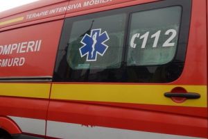 Pieton din Luduş accidentat grav pe „zebră”