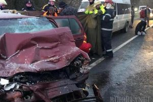 Poliţia Bihor despre accidentul de pe DN76: Şoferul de 18 ani a condus cu viteză prea mare