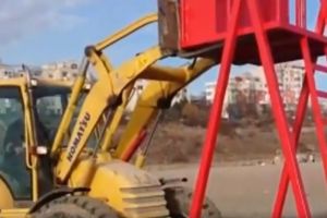 Foisoare noi pentru salvamarii care isi desfasoara activitatea pe plajele din Constanta