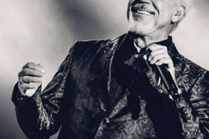 Tom Jones concertează la Cluj-Napoca