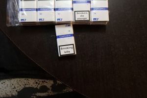 Politistii constanteni au depistat in zona Garii CFR, persoane care vindeau ilegal tigari. Ce masuri au fost luate (galerie foto)  