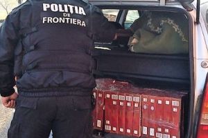 DROGURI, ȚIGĂRI şi ARME confiscate, la CONSTANȚA, de poliţiştii de frontieră

