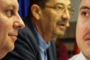 Cine să-i mai înţeleagă… Aquacaraşul – pe marginea prăpastiei sau pe drumul spre izbândă?