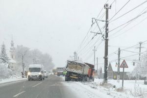 ATENŢIE la drumuri! Pe Arad – Timişoara e ZĂPADĂ, la fel şi pe multe alte drumuri (FOTO)