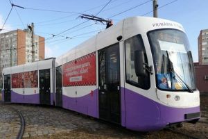 Cum arată tramvaiul lui Moş Crăciun, garnitura Armonia care va circula pe linia 6