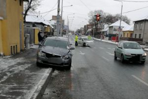 FOTO Accident pe Vasile Milea. A trecut pe roşu