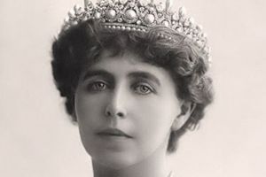 Inima Reginei – expoziţie de artă vizuală la Casa Junilor