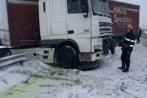 A FOST RÂNDUL TIR-ULUI SĂ „RUPĂ” AUTOSTRADA