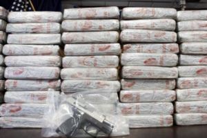 POLIŢIŞTII au distrus 4 TONE de DROGURI confiscate în dosare PENALE