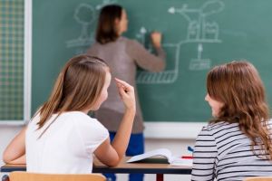 Ministrul Ecaterina Andronescu anunţă ore suplimentare pentru elevii care pierd ritmul la învăţătură, din semestrul II