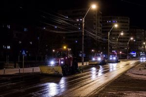 22 de utilaje, scoase la deszăpezire pe străzile oraşului